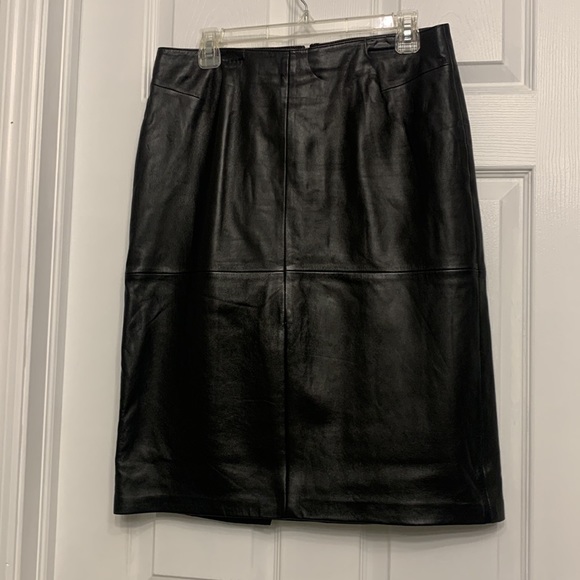 Cache Black leather skirt - Picture 1 of 7